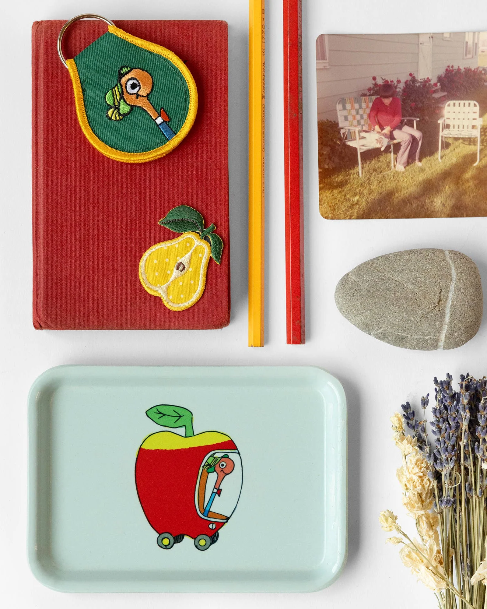 Richard Scarry® Apple Car Vintage Tray - Image 3