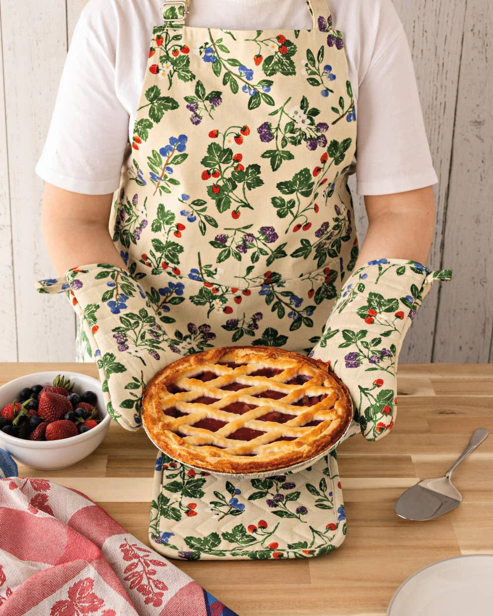 Berry Bramble Oven Mitt - Image 2