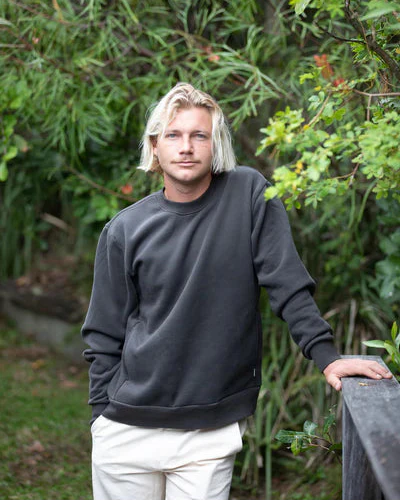 Classic Fleece Crew in Vintage Black - Image 3