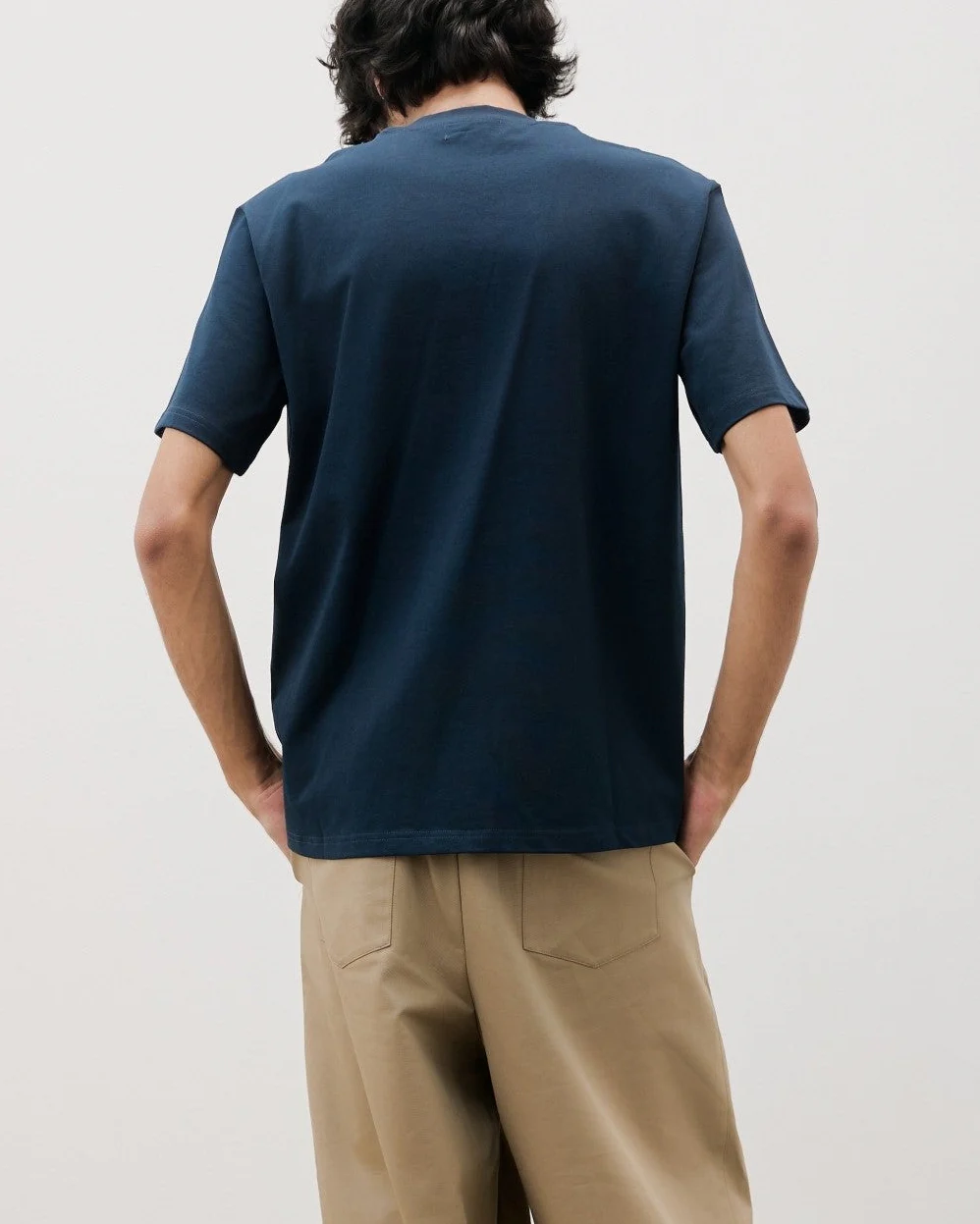 Colin Tee in Navy - Image 4