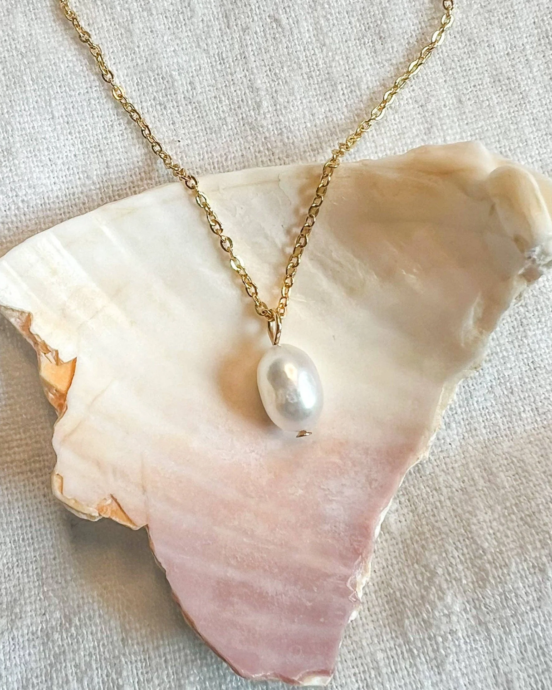 Dainty Pearl Necklace