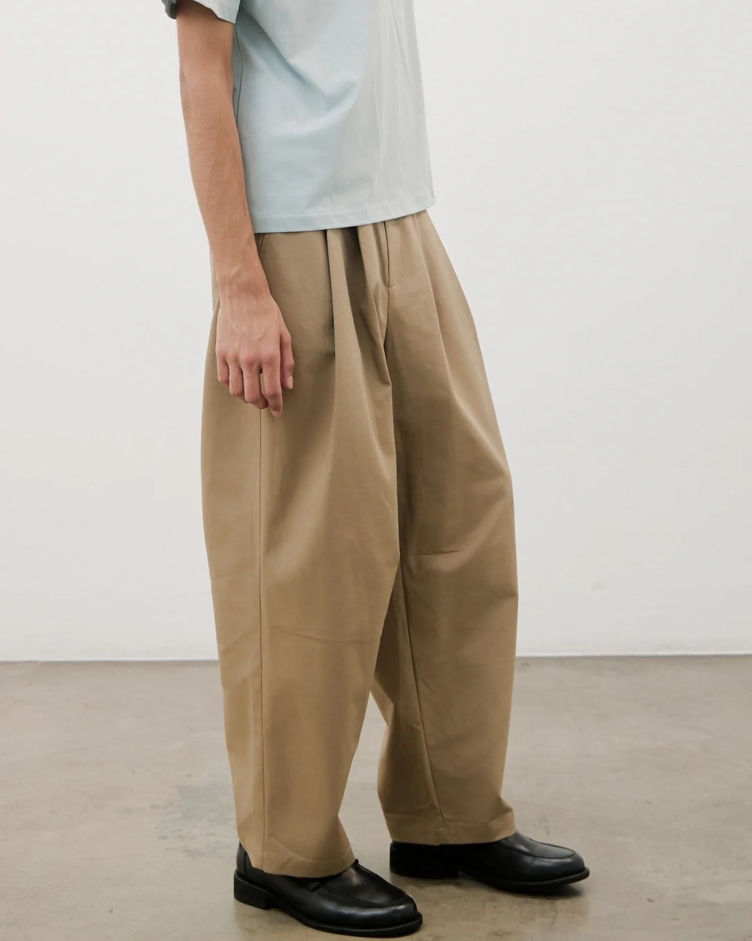 Dennis Pants in Khaki - Image 3