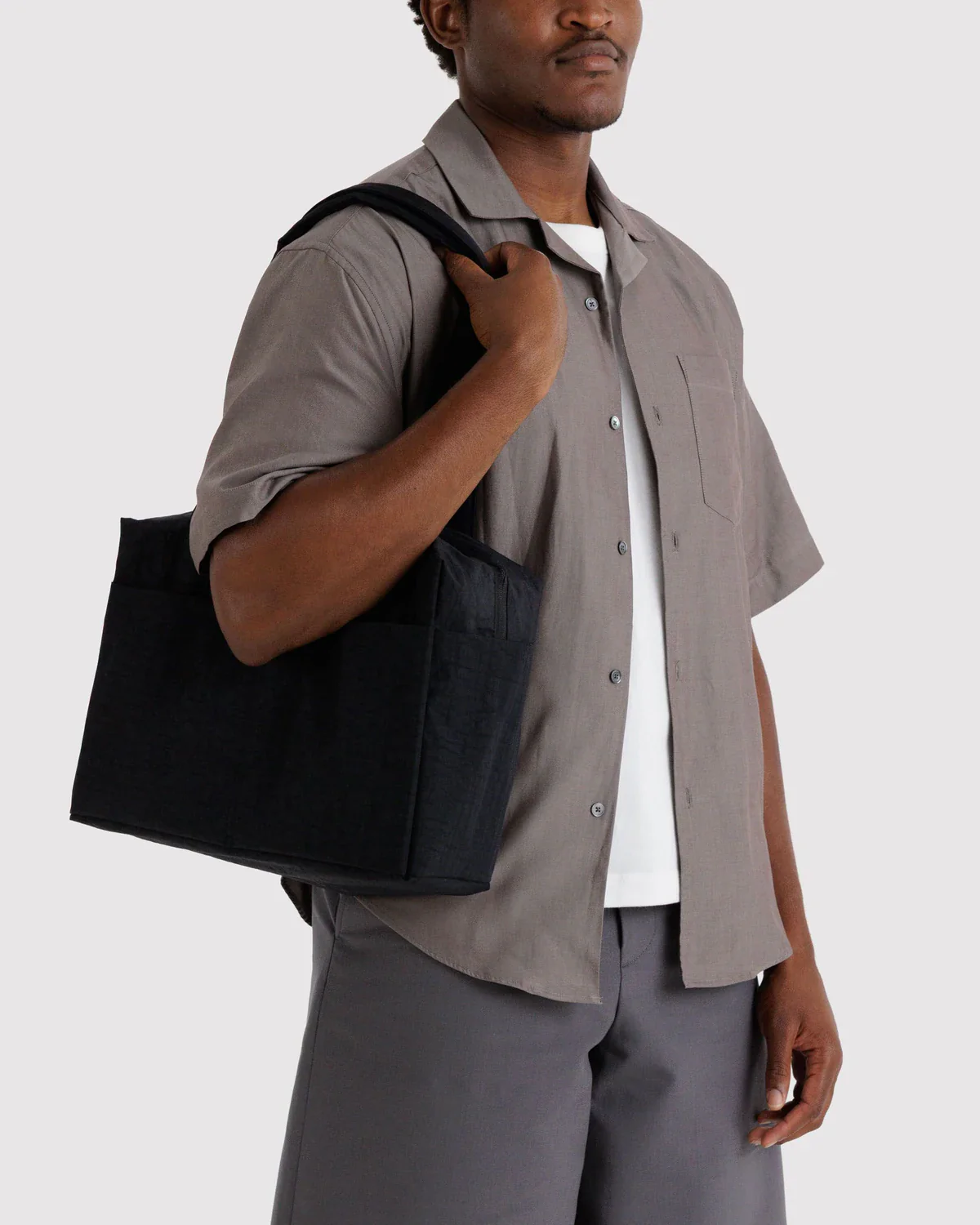 Everyday Cloud Bag in Black - Image 2