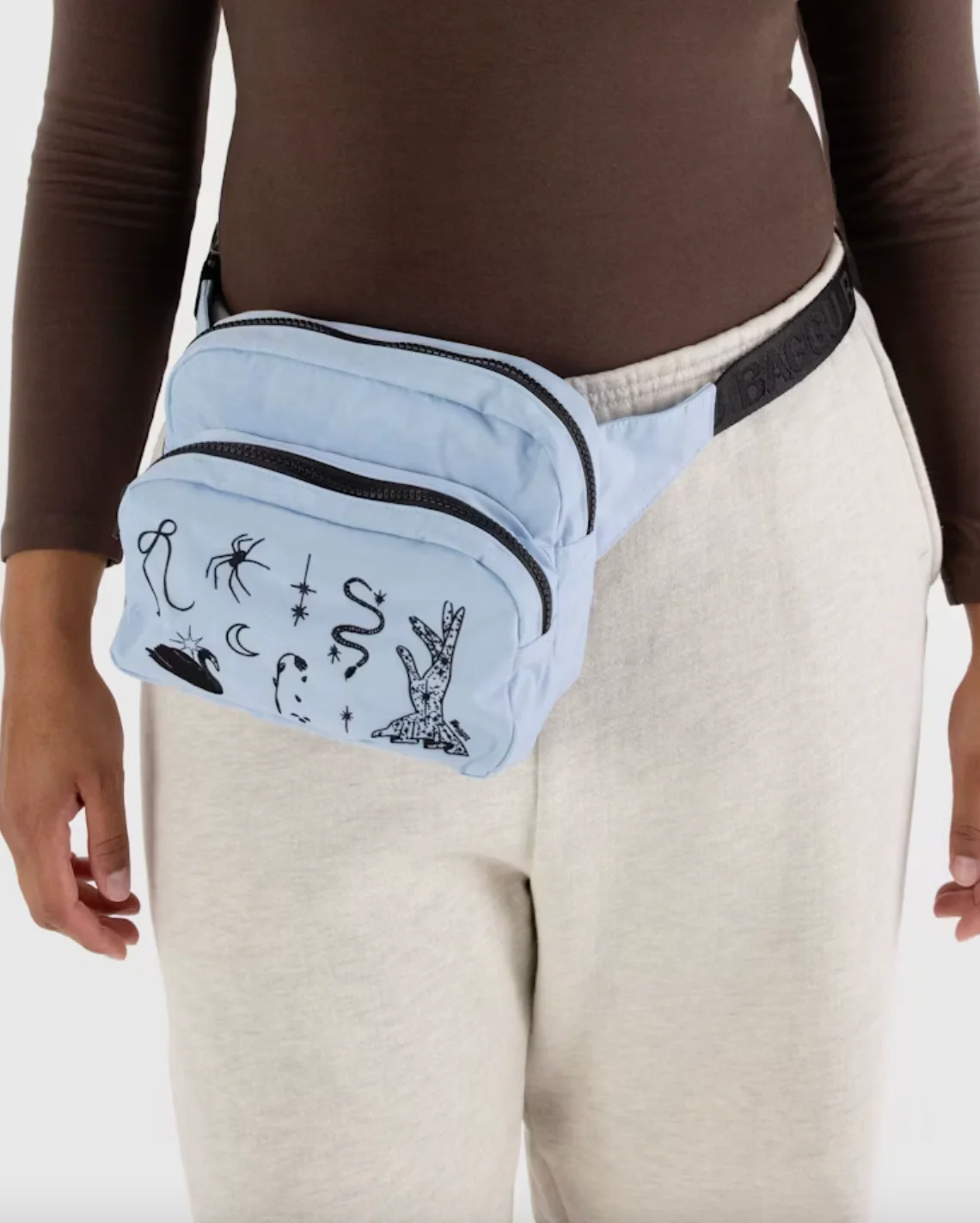 Fanny Pack in Embroidered Ballet Icons - Image 4