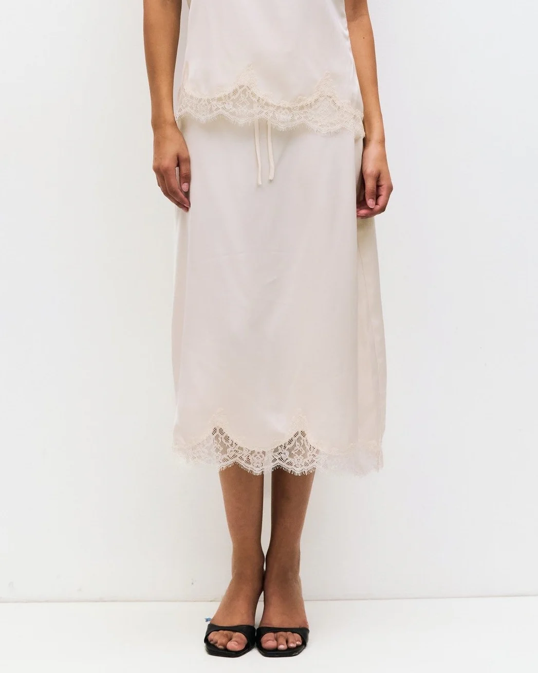Gabrielle Skirt in Cream - Image 4