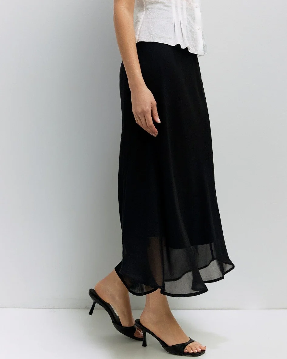 Lizzy Skirt in Black - Image 4