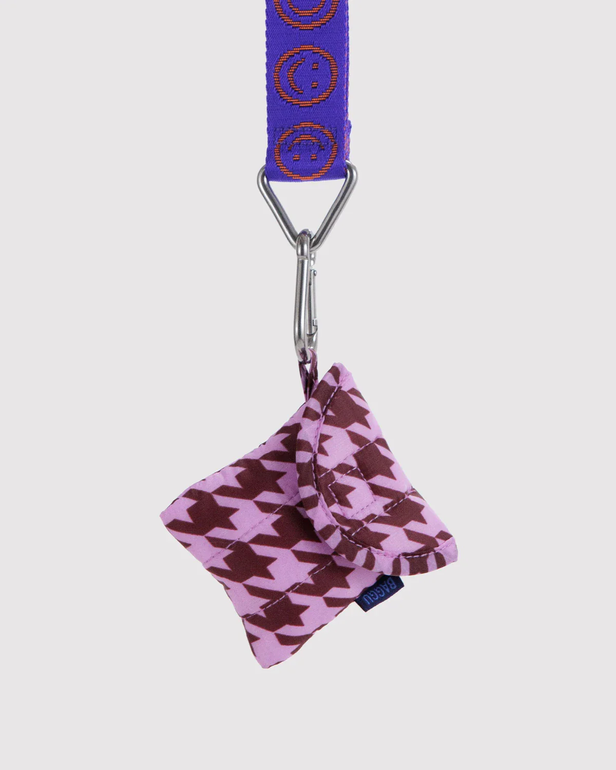 Puffy Earbuds Case in Pink Houndstooth - Image 2