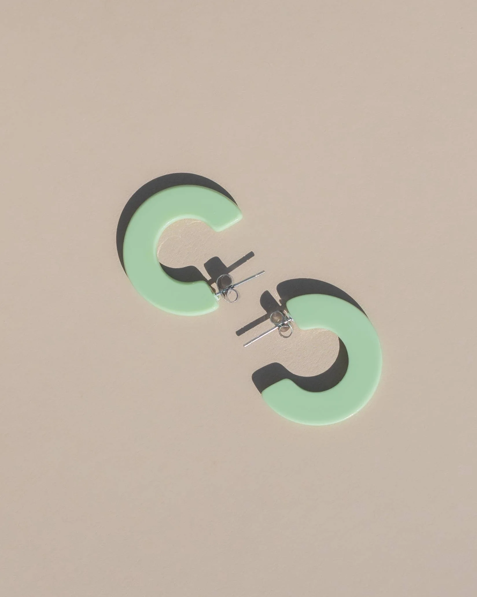 Ray Hoops in Kiwi