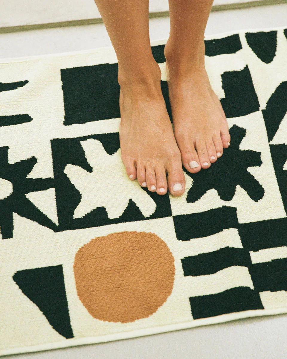 Upton Bath Mat in Black - Image 3